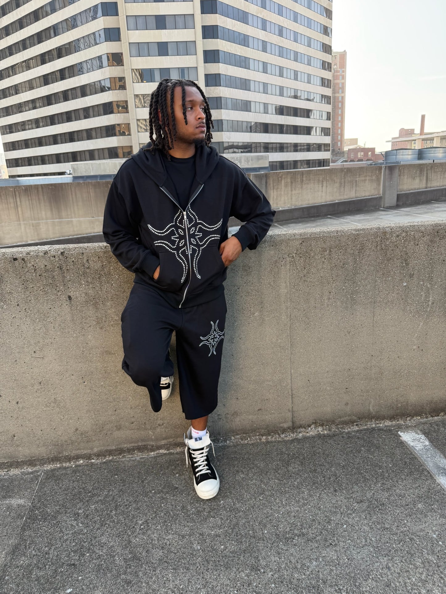 Black Essential Set