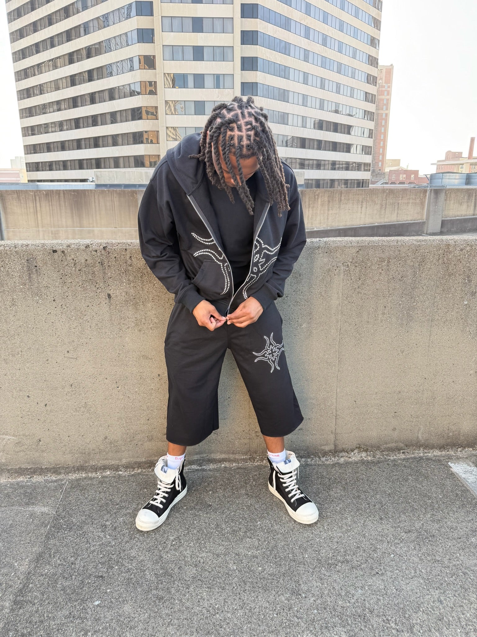 Black Essential Set