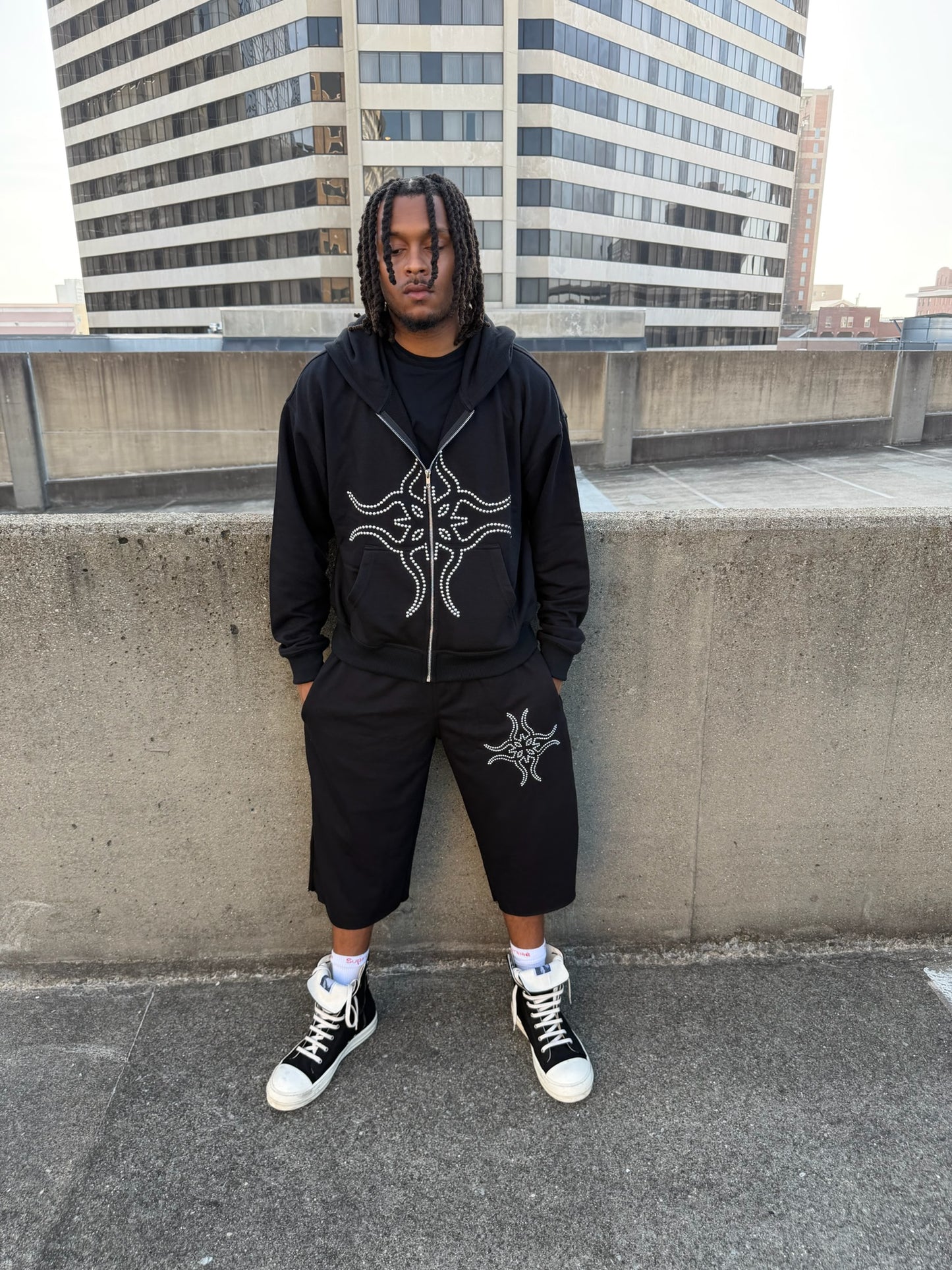 Black Essential Set
